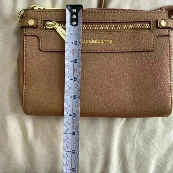 Brown Liz Claiborne Elly Convertible Crossbody Bag I’m vegan leather - Picture 10 of 14